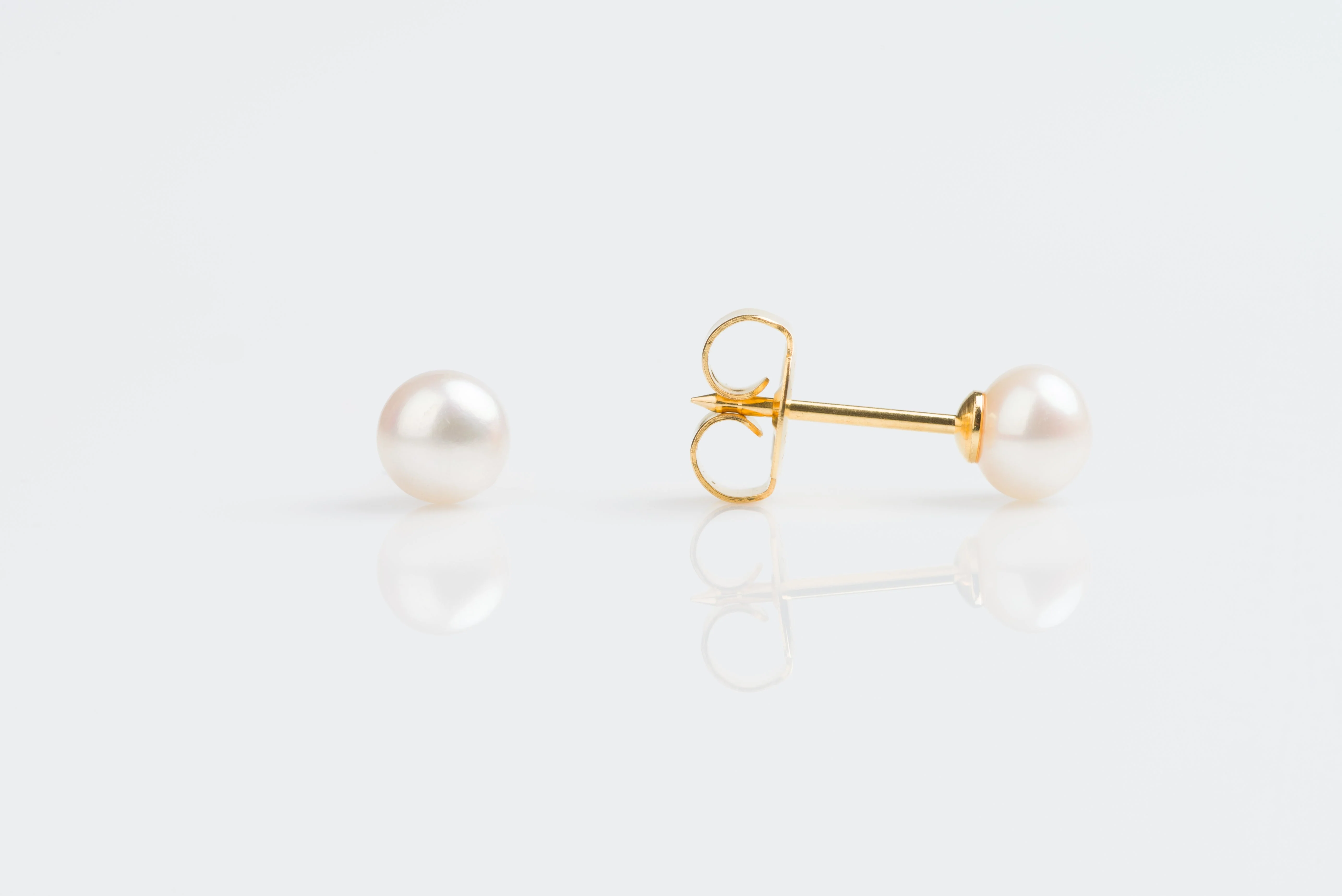 System 75 Pearl Piercing Studs - 5mm - Simulated White Pearl - Gold Plated
