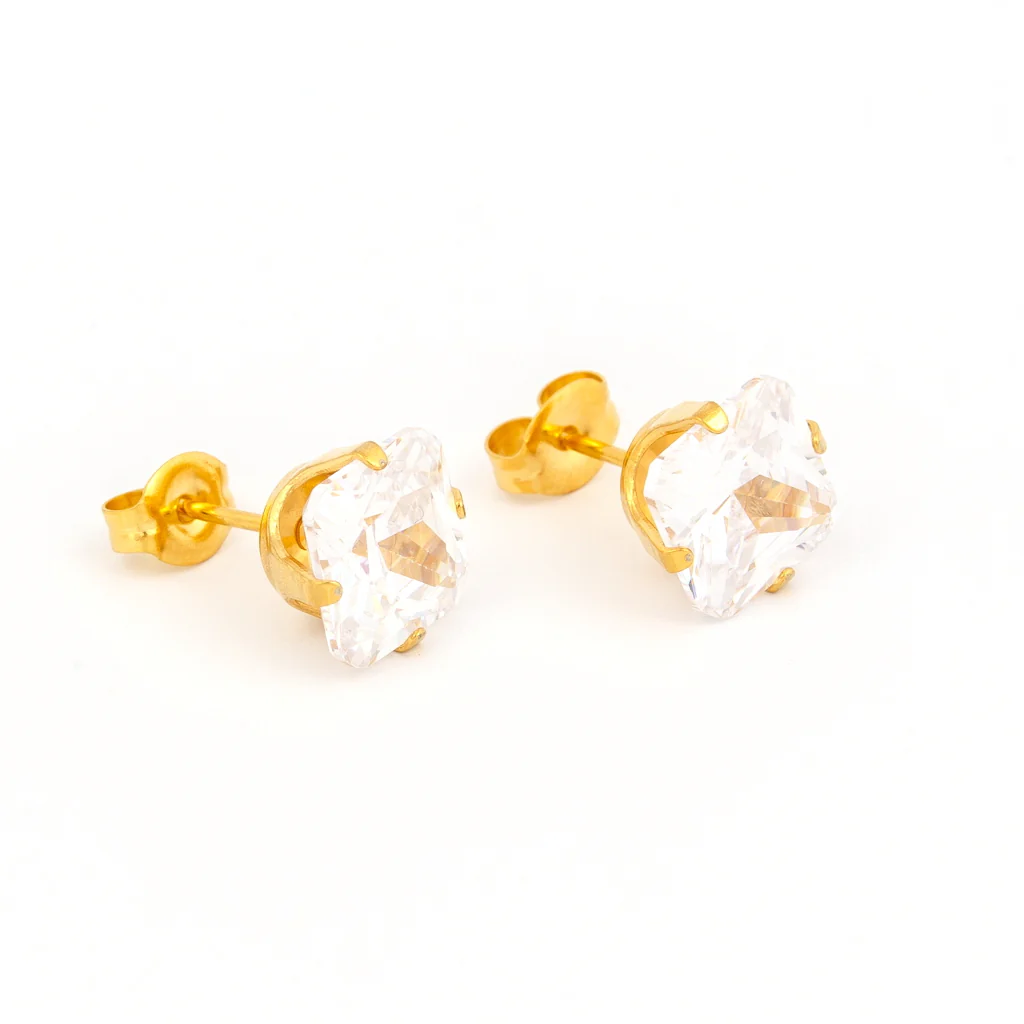 Sensitive Puff Pad Fashion - 8X8 Princess Cut Prong-Set Cubic Zirconia - Gold Plated