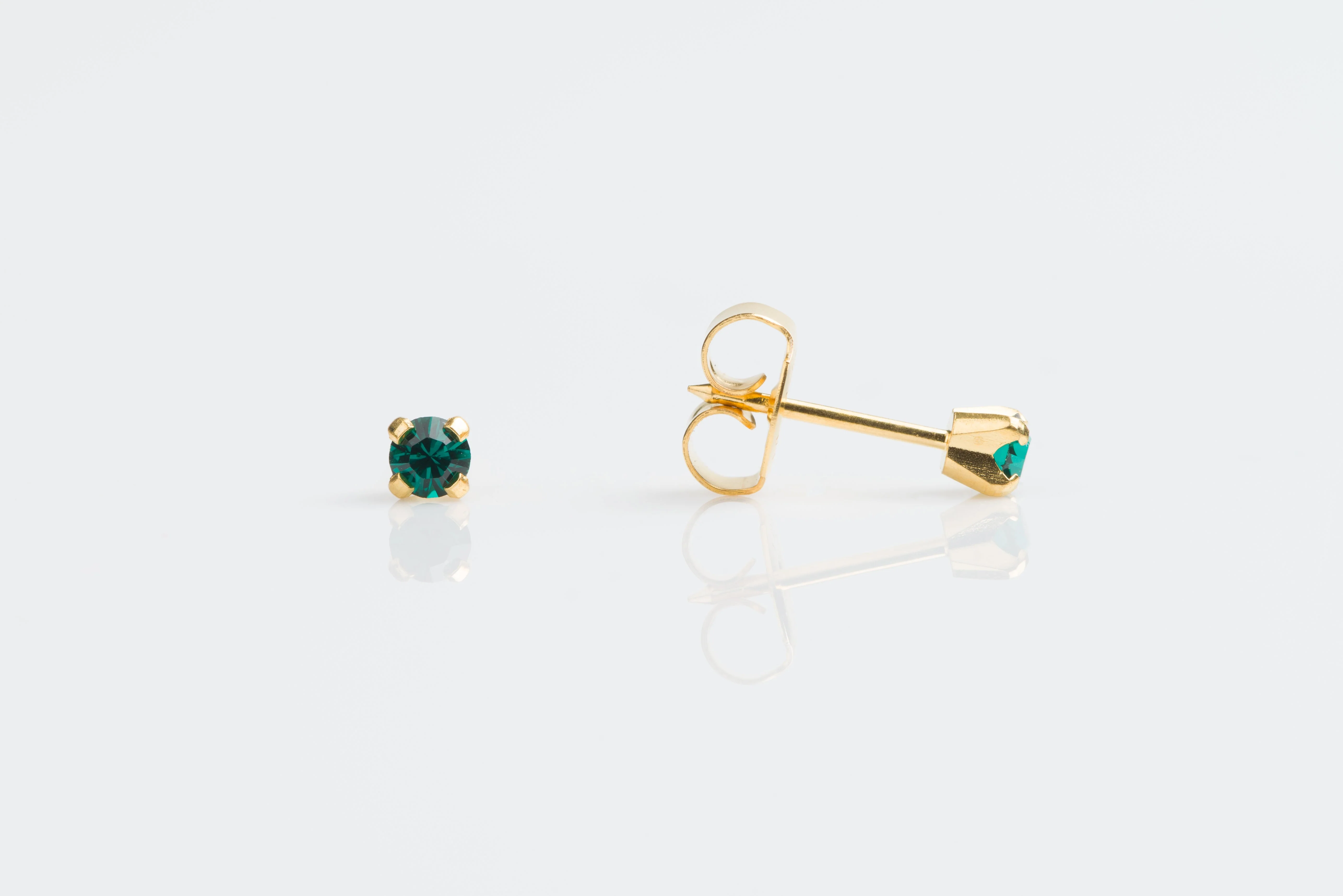 System 75 Prong Set Birthstone Piercing Studs - 3mm - May Emerald Crystal - Gold Plated