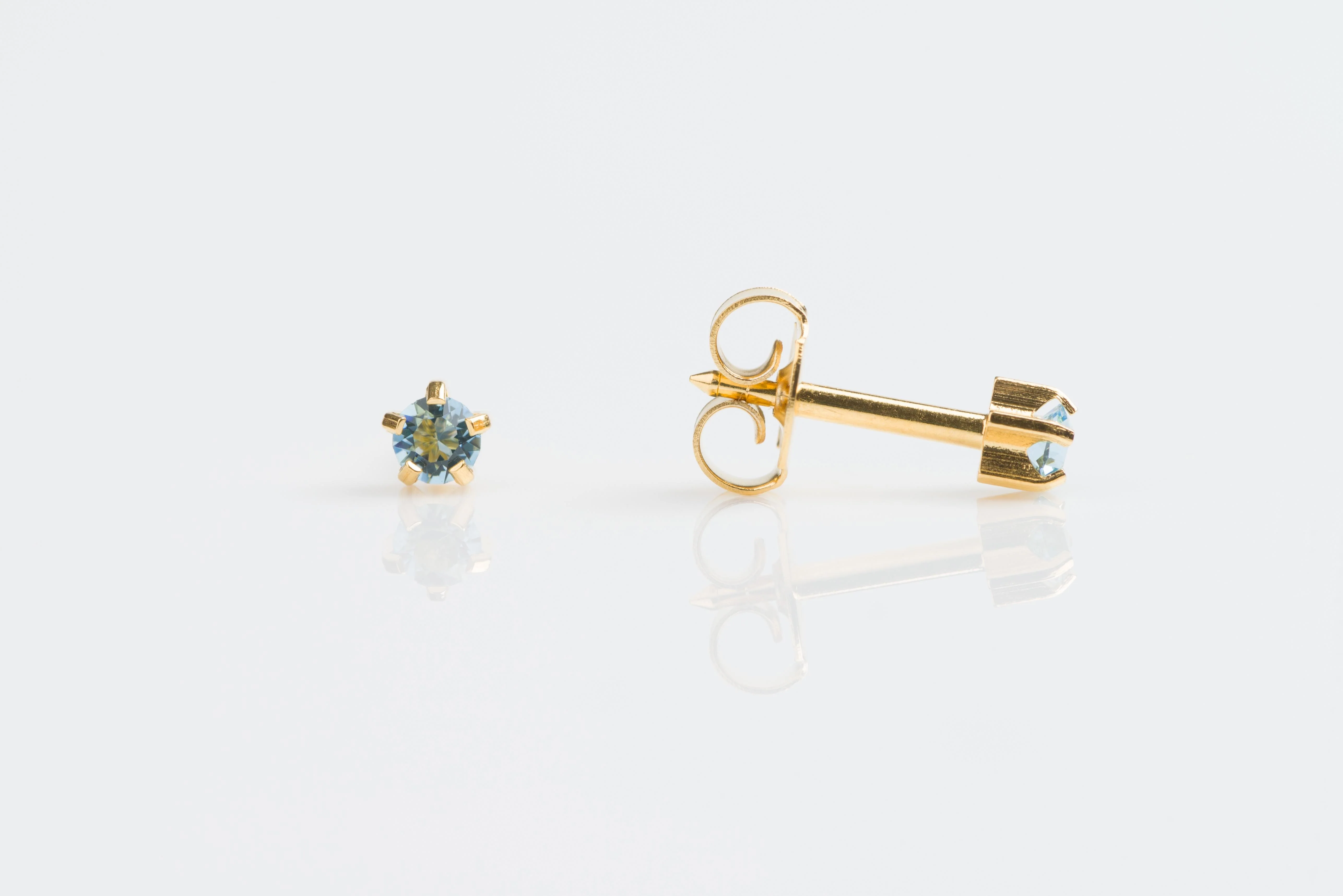 Prong Set Crystal Universal Select Carded Piercing Studs - Image 3